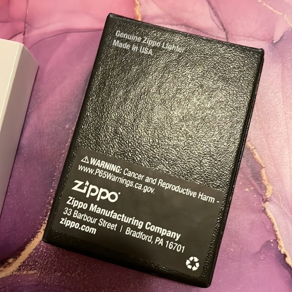 Authentic Supreme Limited Edition Swarovski Zippo metal lighter - Picture 9 of 10